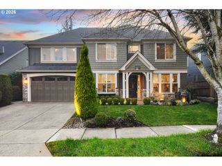 2863 OLYMPIC St, Woodburn, OR 97071