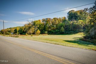 790 Hunting Hill Road, Piney Flats, TN 37686