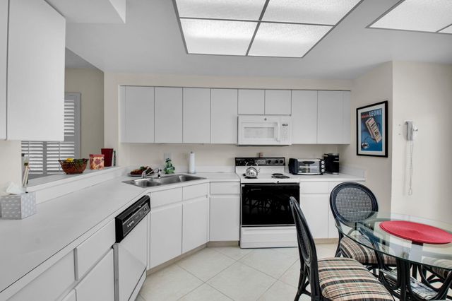 7380 Clunie Place 13006, Delray Beach, FL 33446