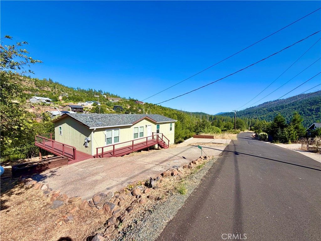 Image 37 of property listing at 15320 Trinity Road, Cobb, CA 95426