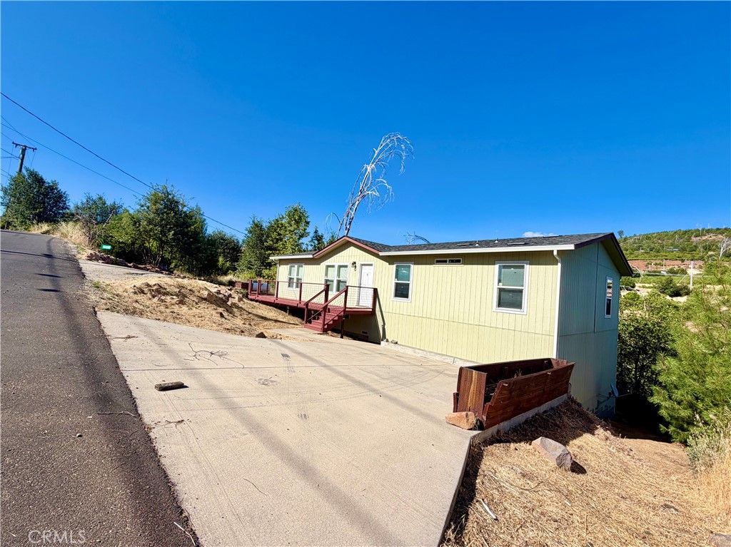 Image 5 of property listing at 15320 Trinity Road, Cobb, CA 95426