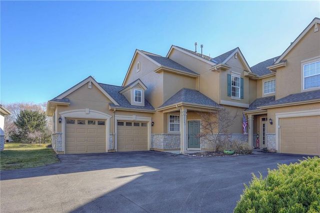 21063 W 118th Terrace, Olathe, KS 66061