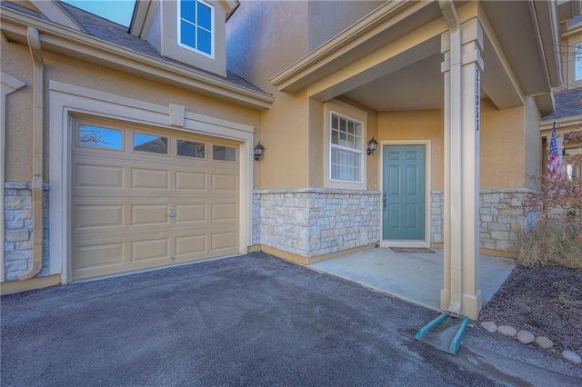 21063 W 118th Terrace, Olathe, KS 66061