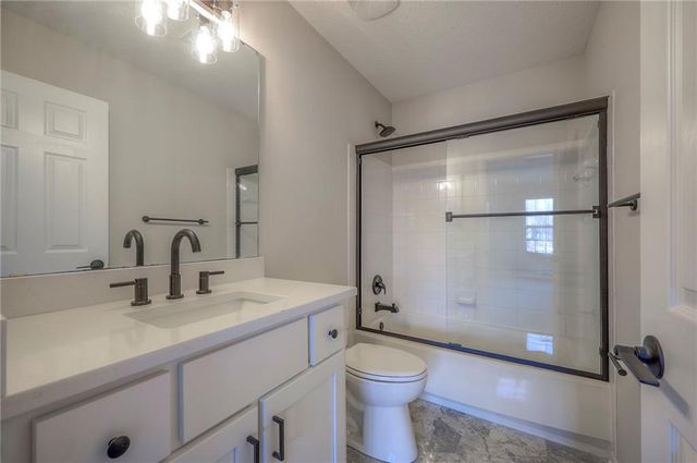 21063 W 118th Terrace, Olathe, KS 66061