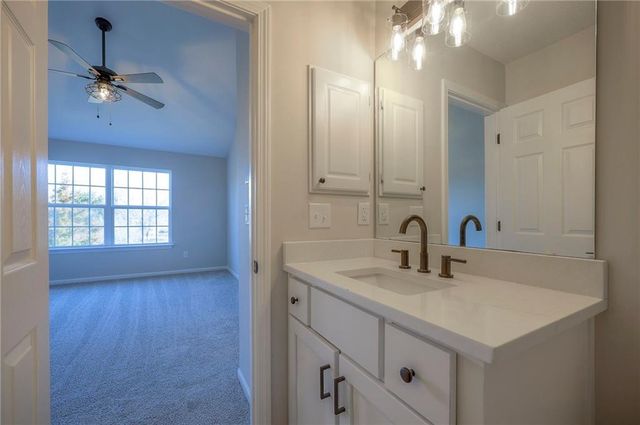 21063 W 118th Terrace, Olathe, KS 66061