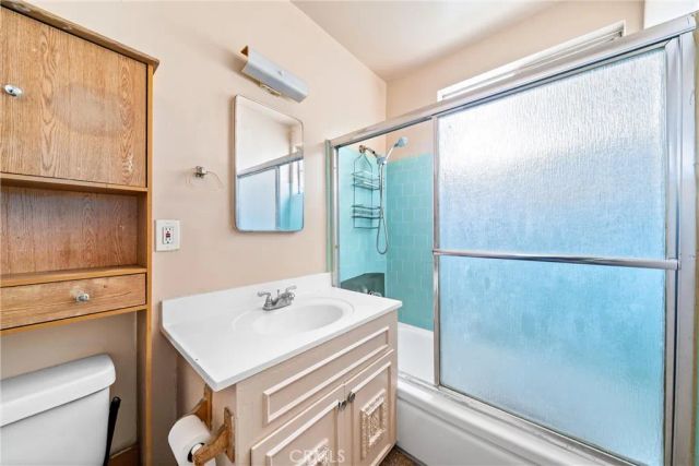 704 Centinela, Inglewood, CA 90302