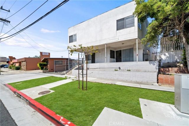 704 Centinela, Inglewood, CA 90302