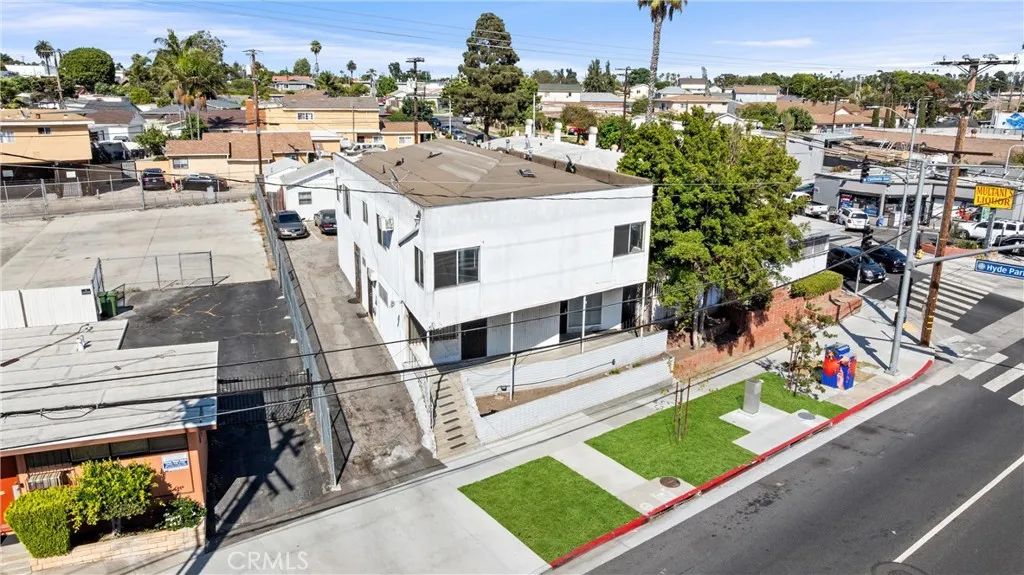 704 Centinela, Inglewood, CA 90302