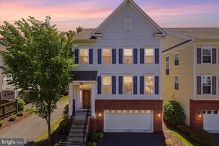 4432 MANOR OAK LN, Fairfax, VA 22030