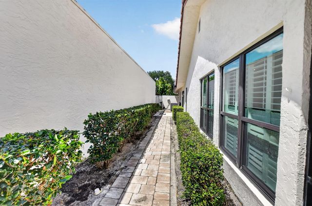 6790 Jardin Place, Boca Raton, FL 33433