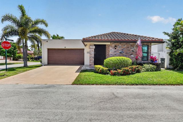 6790 Jardin Place, Boca Raton, FL 33433