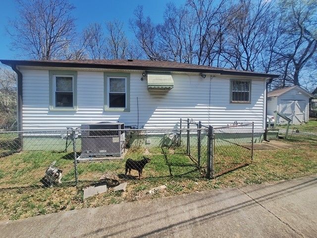 1252 Daniel St, Clarksville, TN 37040