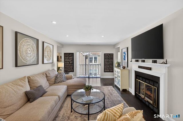 177 Mayfield Drive 177, Trumbull, CT 06611