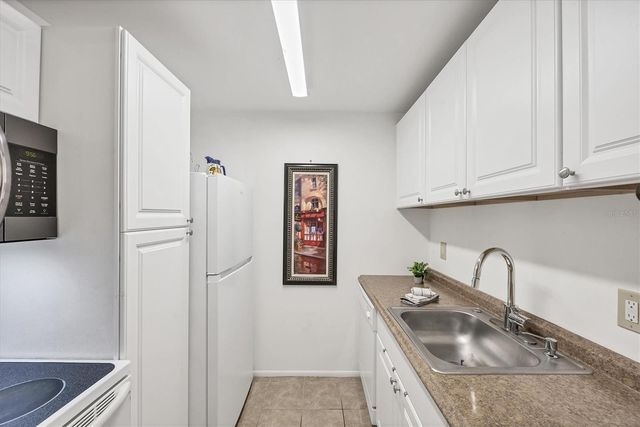 3241 BENEVA ROAD 203, Sarasota, FL 34232