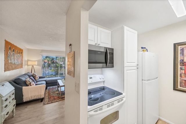 3241 BENEVA ROAD 203, Sarasota, FL 34232