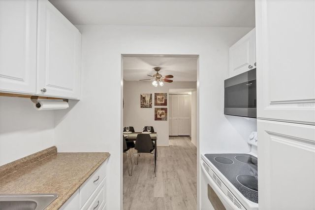 3241 BENEVA ROAD 203, Sarasota, FL 34232