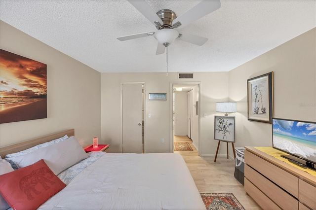 3241 BENEVA ROAD 203, Sarasota, FL 34232