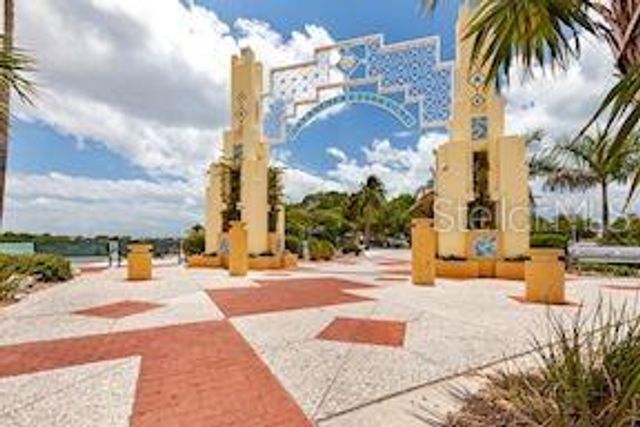 3241 BENEVA ROAD 203, Sarasota, FL 34232