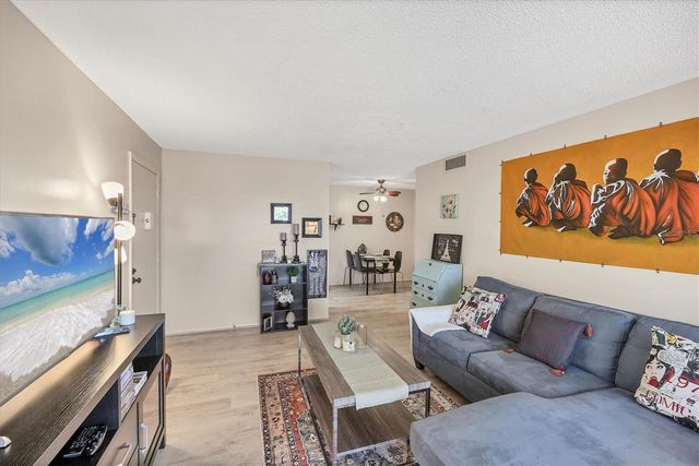 3241 BENEVA ROAD 203, Sarasota, FL 34232