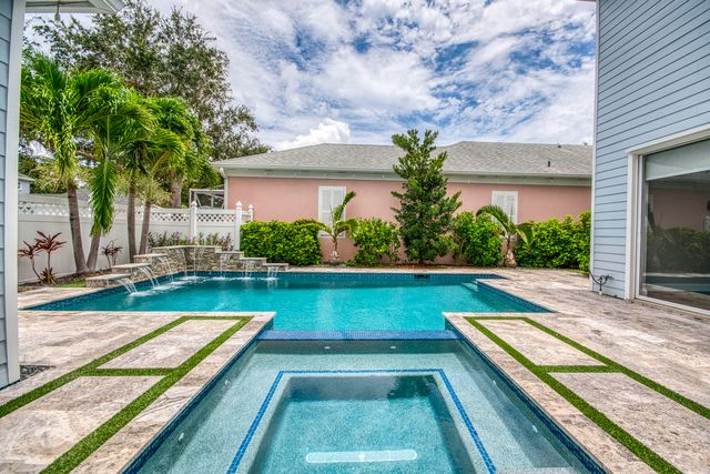 240 Poinciana Drive, Jupiter, FL 33458
