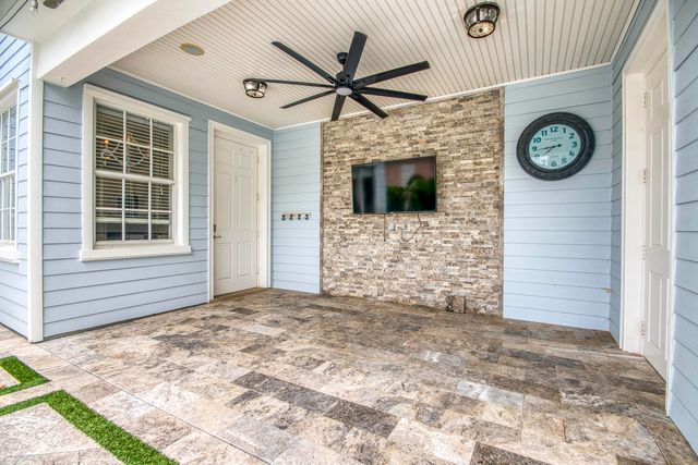 240 Poinciana Drive, Jupiter, FL 33458