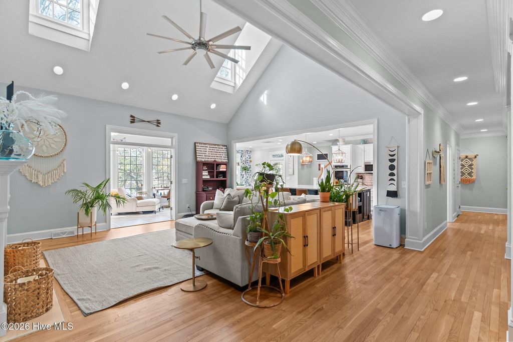 Image 17 of property listing at 1401 Avenel Drive, Wilmington, NC 28411