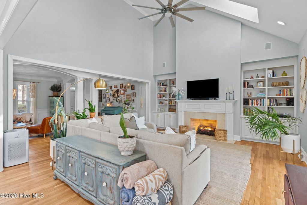 Image 20 of property listing at 1401 Avenel Drive, Wilmington, NC 28411