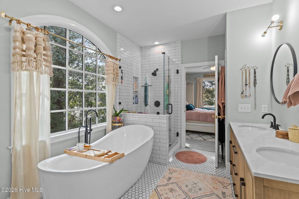 Image 36 of property listing at 1401 Avenel Drive, Wilmington, NC 28411