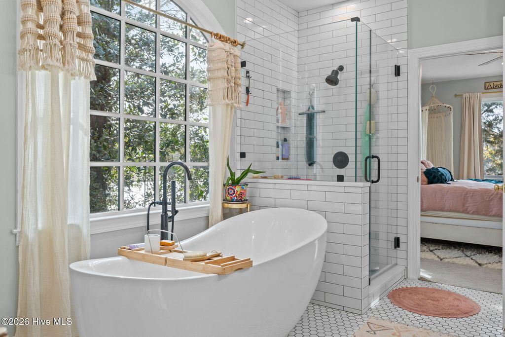 Image 37 of property listing at 1401 Avenel Drive, Wilmington, NC 28411