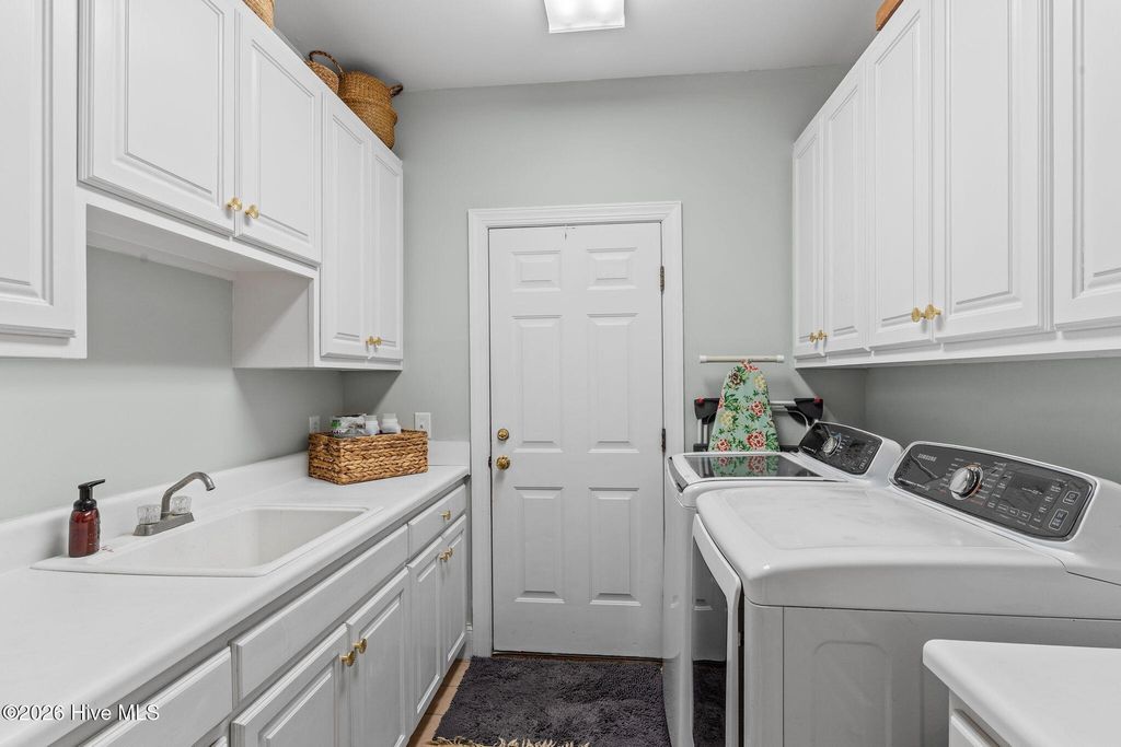 Image 43 of property listing at 1401 Avenel Drive, Wilmington, NC 28411