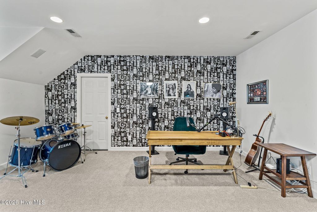 Image 53 of property listing at 1401 Avenel Drive, Wilmington, NC 28411