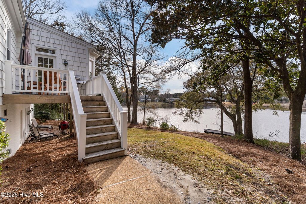 Image 56 of property listing at 1401 Avenel Drive, Wilmington, NC 28411
