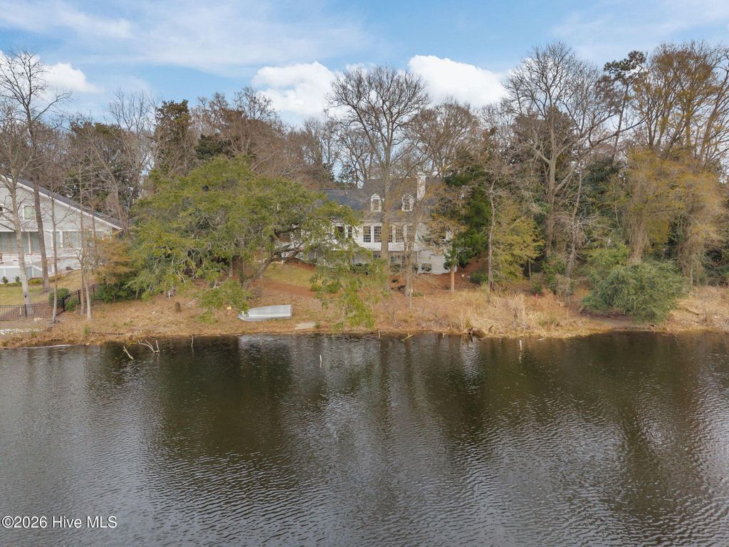 Image 64 of property listing at 1401 Avenel Drive, Wilmington, NC 28411
