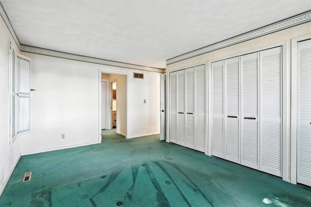 25111 VALLEY Drive, Pleasant Valley, IA 52722