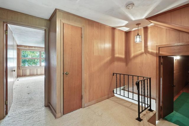 25111 VALLEY Drive, Pleasant Valley, IA 52722