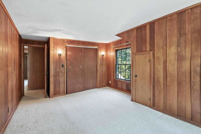 25111 VALLEY Drive, Pleasant Valley, IA 52722