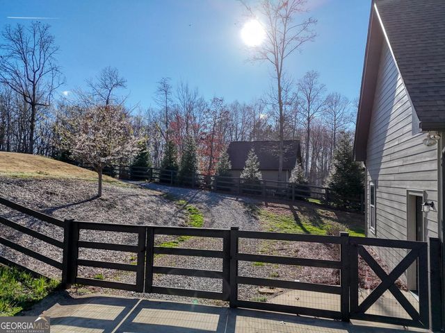 892 Cypress Pointe Lane, Hayesville, NC 28904