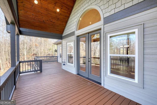 892 Cypress Pointe Lane, Hayesville, NC 28904