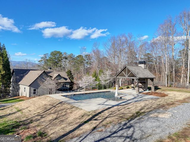 892 Cypress Pointe Lane, Hayesville, NC 28904