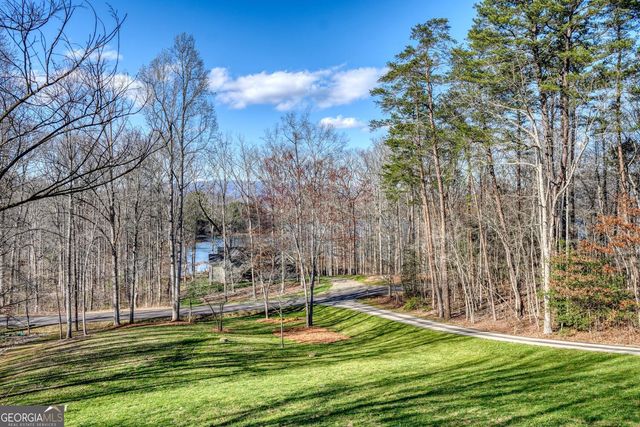 892 Cypress Pointe Lane, Hayesville, NC 28904