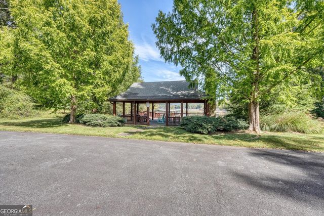 892 Cypress Pointe Lane, Hayesville, NC 28904