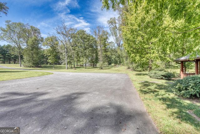 892 Cypress Pointe Lane, Hayesville, NC 28904