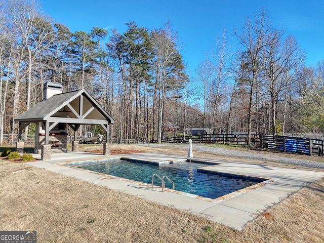 892 Cypress Pointe Lane, Hayesville, NC 28904