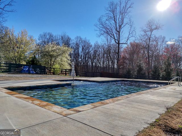 892 Cypress Pointe Lane, Hayesville, NC 28904