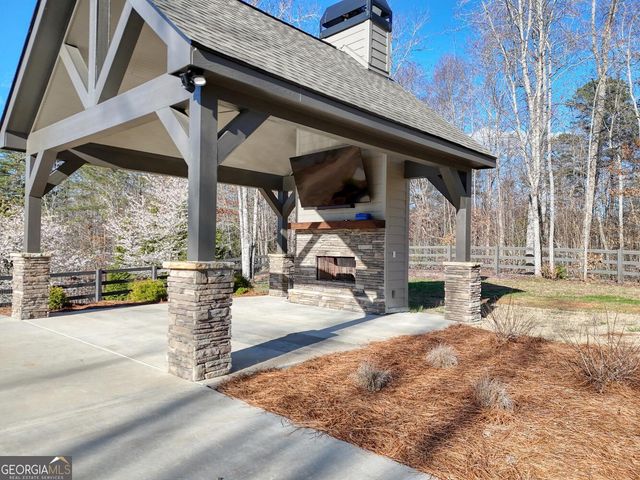 892 Cypress Pointe Lane, Hayesville, NC 28904