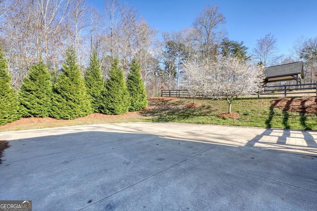 892 Cypress Pointe Lane, Hayesville, NC 28904