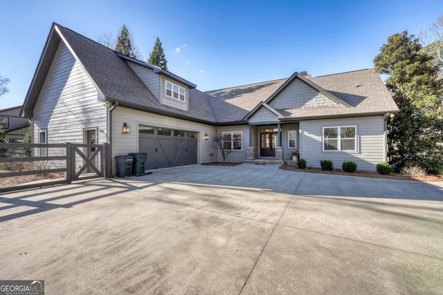 892 Cypress Pointe Lane, Hayesville, NC 28904