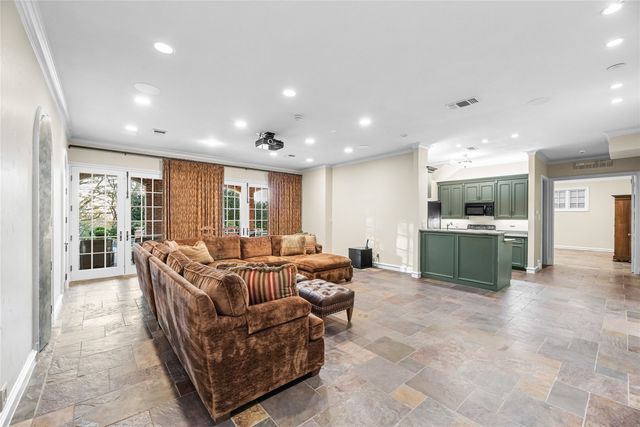 3004 W Shadow Drive, Arlington, TX 76006