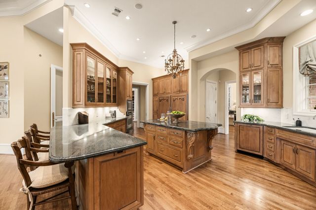 3004 W Shadow Drive, Arlington, TX 76006