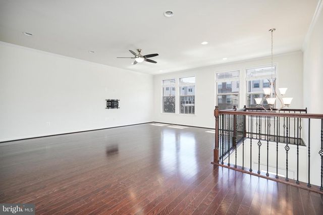 24461 JUNIPER WOODS TER, Sterling, VA 20166